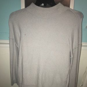 High knecked sweater